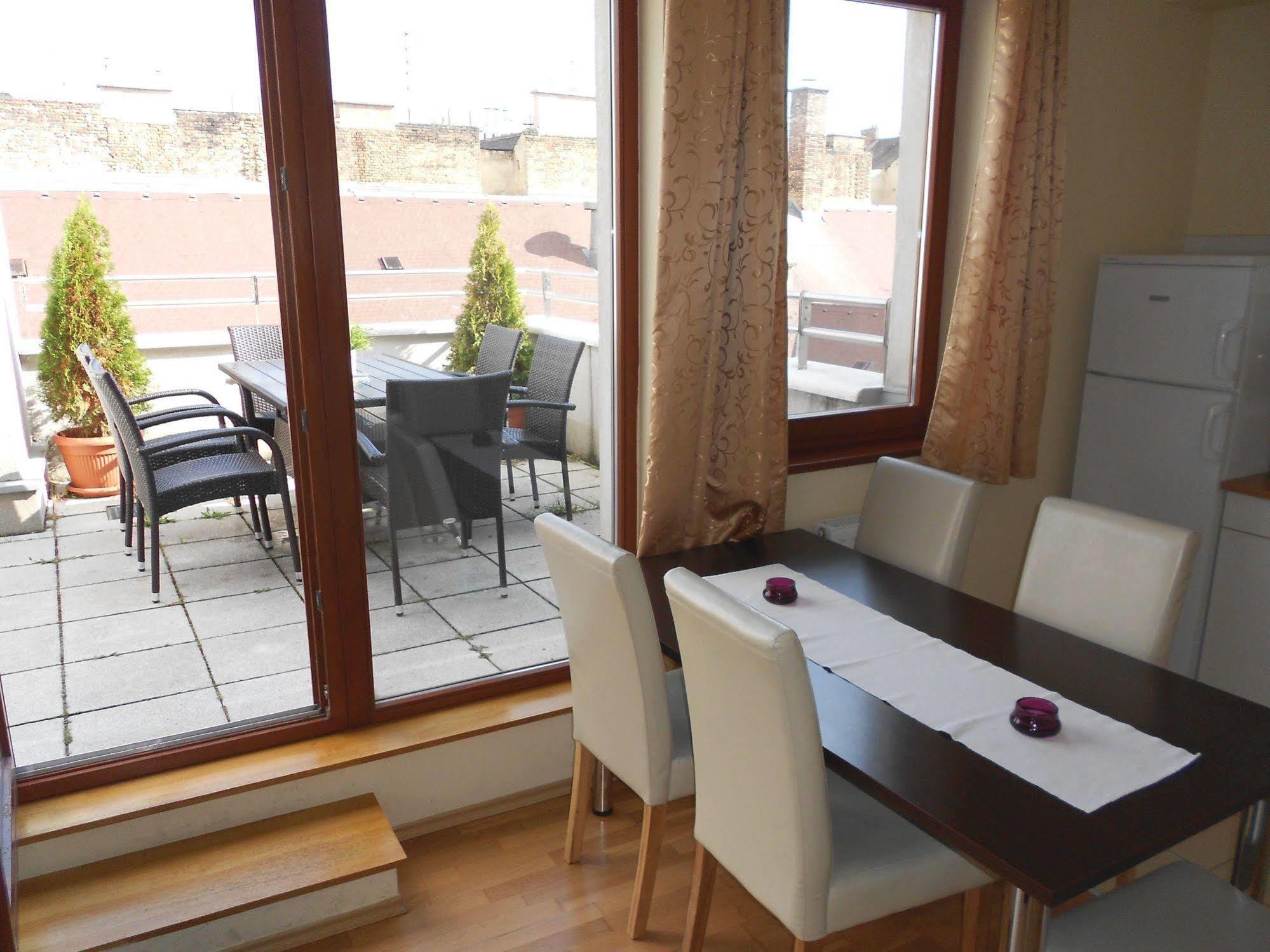 Trendy Deluxe Apartments Budapest Luaran gambar